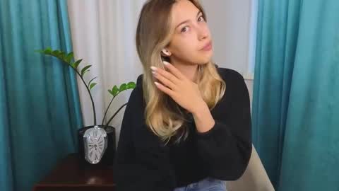 Snapshot of jolyndeb chatting on September 13, 11:10 am Viola online show from September 13, 11:10 am