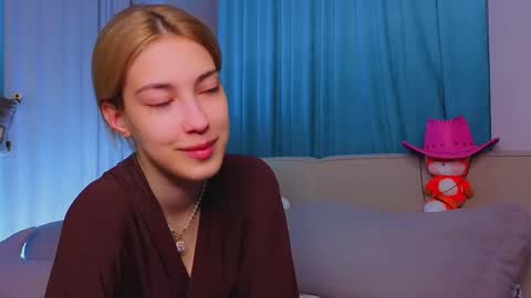 Viola online show from November 8, 11:10 am