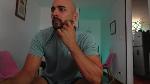 Snapshot of jon_bukowski chatting on June 9, 4:51 pm Jon online show from June 9, 4:51 pm