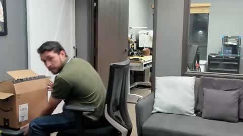 Snapshot of jonadams805 chatting on October 31, 1:50 am jonadams805 online show from October 31, 1:50 am