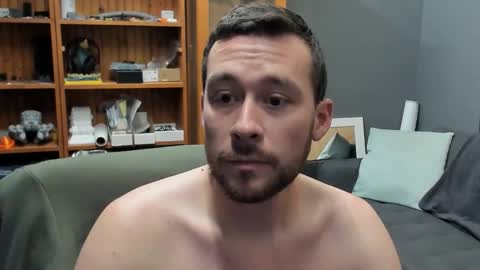 Snapshot of jonadams805 chatting on December 16, 5:45 am jonadams805 online show from December 16, 5:45 am