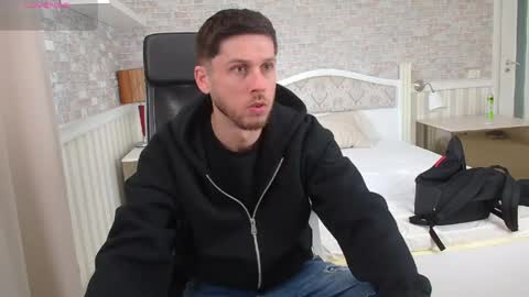 JonahShaw online show from April 29, 8:29 am