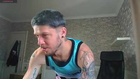 Snapshot of jonahshaw chatting on May 30, 4:20 am JonahShaw online show from May 30, 4:20 am