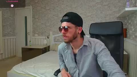 JonahShaw online show from June 18, 4:13 am