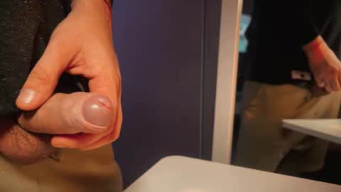 Snapshot of jonahshyfap chatting on November 1, 4:36 am jonahshyfap online show from November 1, 4:36 am