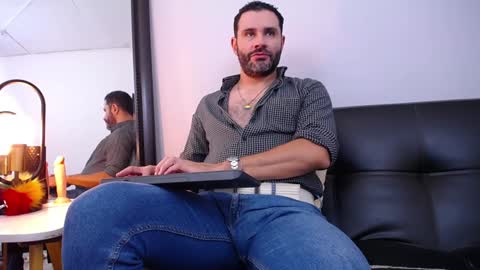 Snapshot of jonas_beard1 chatting on December 10, 7:54 pm JONAS BEARD online show from December 10, 7:54 pm