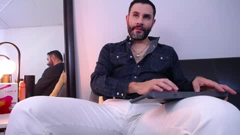 Snapshot of jonas_beard1 chatting on January 4, 8:05 pm JONAS BEARD online show from January 4, 8:05 pm