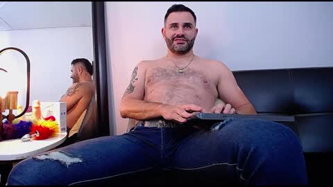 Snapshot of jonas_beard1 chatting on January 11, 12:33 am JONAS BEARD online show from January 11, 12:33 am