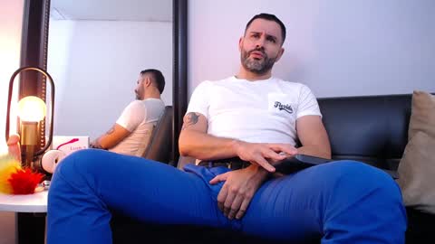 Snapshot of jonas_beard1 chatting on February 6, 10:10 pm JONAS BEARD online show from February 6, 10:10 pm