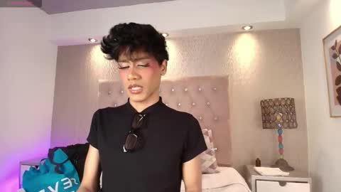 Jonas  online show from March 3, 5:02 am