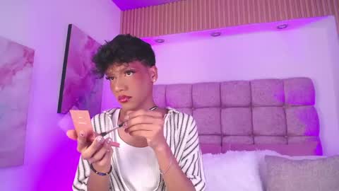 Snapshot of jonas_hiill chatting on May 12, 9:56 pm Jonas online show from May 12, 9:56 pm
