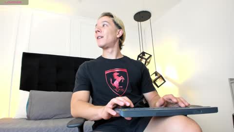 Jonathan Danielss  online show from January 10, 11:43 am