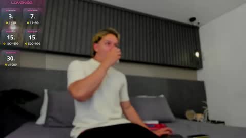 Jonathan Danielss  online show from February 25, 12:03 pm