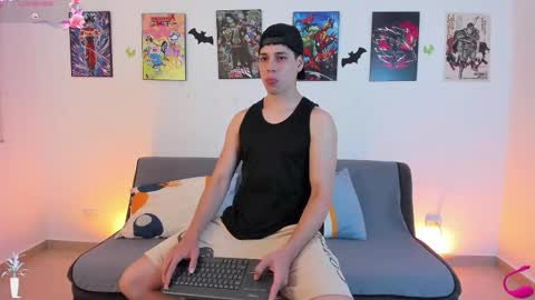 Instagram jonathanfit14 online show from November 9, 11:47 pm