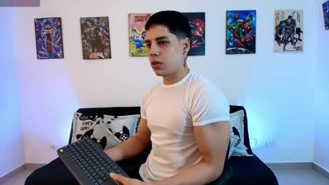 Instagram jonathanfit14 online show from April 28, 11:21 pm