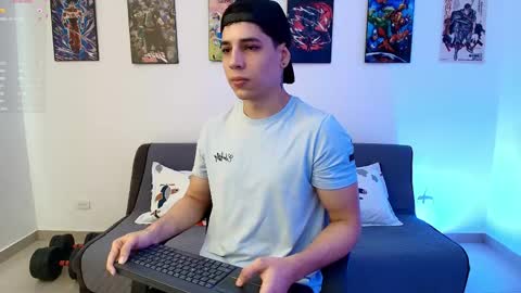 Instagram jonathanfit14 online show from May 5, 9:23 pm