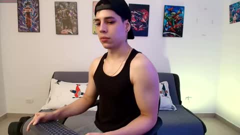 Instagram jonathanfit14 online show from May 8, 10:59 pm