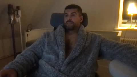 MMG online show from April 22, 8:10 pm