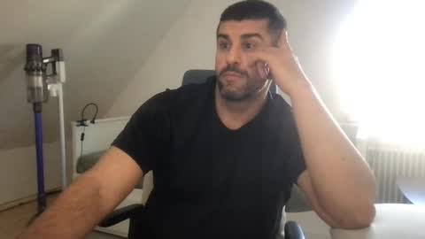 MMG online show from April 23, 1:46 pm