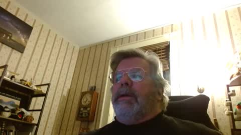 joncpics online show from December 4, 11:46 pm