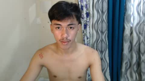 Snapshot of jonel_xx chatting on June 24, 2:32 am jonel online show from June 24, 2:32 am