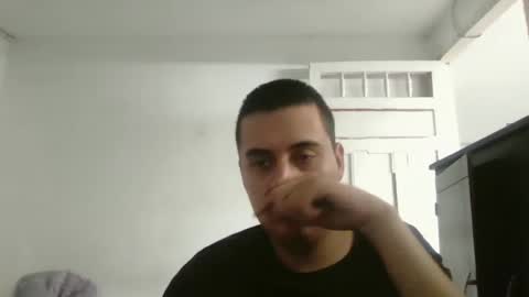 Snapshot of jonhdairon chatting on May 12, 8:17 pm jonhdairon online show from May 12, 8:17 pm