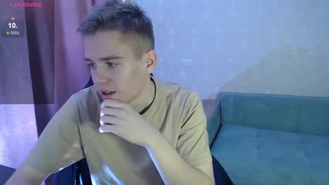 Snapshot of joni_huber chatting on December 6, 4:03 am Joni online show from December 6, 4:03 am