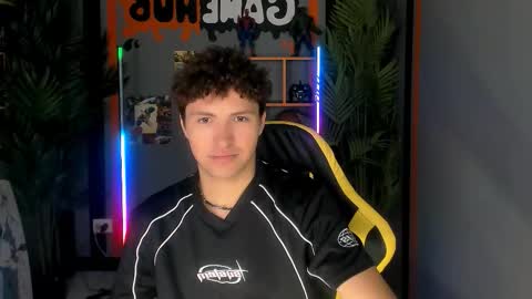 Jonny online show from November 28, 8:28 am