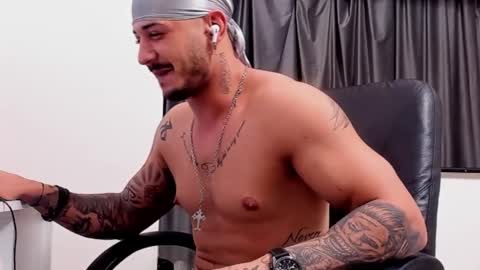 Snapshot of jonnyporn1 chatting on December 31, 4:49 am jonnyporn1 online show from December 31, 4:49 am