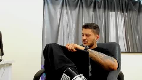 Snapshot of jonnyporn1 chatting on January 8, 7:34 am jonnyporn1 online show from January 8, 7:34 am