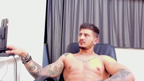 Snapshot of jonnyporn1 chatting on January 26, 10:46 pm jonnyporn1 online show from January 26, 10:46 pm