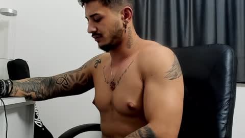 Snapshot of jonnyporn1 chatting on February 3, 9:29 pm jonnyporn1 online show from February 3, 9:29 pm