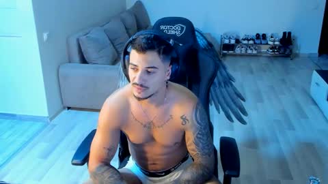 Snapshot of jonnyporn1 chatting on October 8, 1:58 am jonnyporn1 online show from October 8, 1:58 am