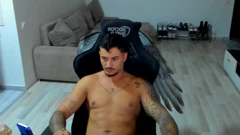 Snapshot of jonnyporn1 chatting on October 11, 5:39 am jonnyporn1 online show from October 11, 5:39 am