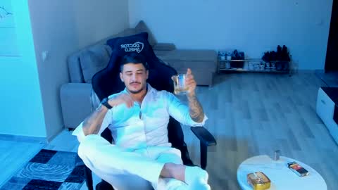 Snapshot of jonnyporn1 chatting on October 17, 7:27 pm jonnyporn1 online show from October 17, 7:27 pm