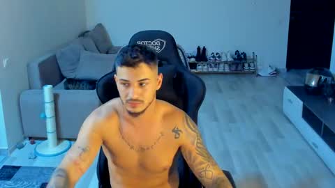 Snapshot of jonnyporn1 chatting on November 3, 9:16 pm jonnyporn1 online show from November 3, 9:16 pm