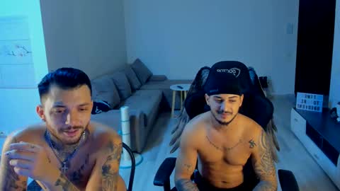 Snapshot of jonnyporn1 chatting on November 12, 10:52 pm jonnyporn1 online show from November 12, 10:52 pm