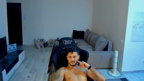 Snapshot of jonnyporn1 chatting on November 20, 9:42 am jonnyporn1 online show from November 20, 9:42 am