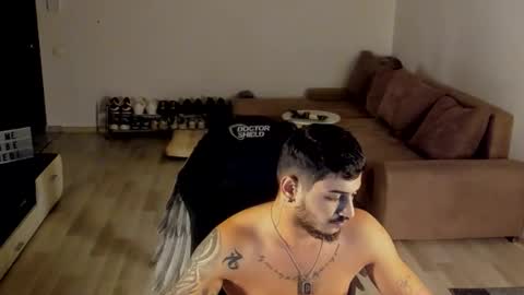 Snapshot of jonnyporn1 chatting on December 13, 9:09 pm jonnyporn1 online show from December 13, 9:09 pm