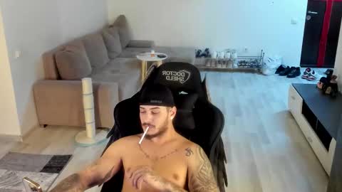 jonnyporn1 online show from January 7, 6:43 pm