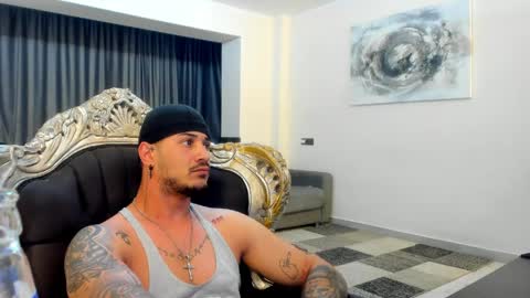 jonnyporn1 online show from May 1, 8:24 pm