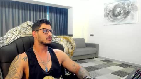 jonnyporn1 online show from May 22, 9:15 am