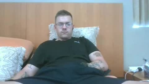 Snapshot of jonoy1995 chatting on December 5, 12:41 am jonoy1995 online show from December 5, 12:41 am