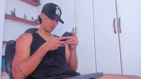 Snapshot of jonryder_ chatting on March 24, 10:04 pm Ryder Jon online show from March 24, 10:04 pm