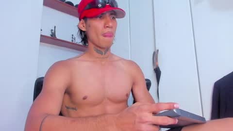 Snapshot of jonryder_ chatting on April 25, 2:14 am Ryder Jon online show from April 25, 2:14 am