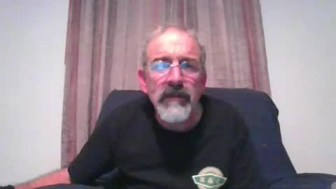 Snapshot of jony_five chatting on December 19, 3:40 am Jon online show from December 19, 3:40 am