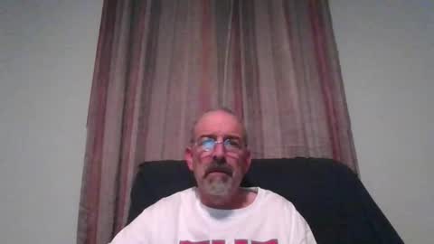 Snapshot of jony_five chatting on December 26, 12:14 am Jon online show from December 26, 12:14 am
