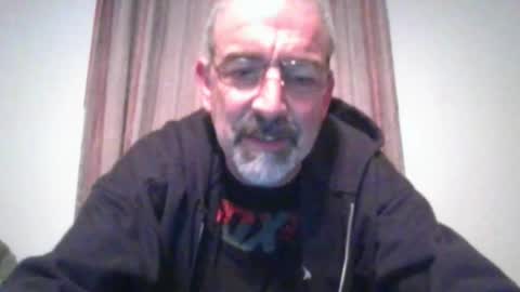 Snapshot of jony_five chatting on December 31, 2:08 am Jon online show from December 31, 2:08 am