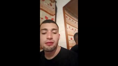 Snapshot of jonygonzalez117 chatting on December 17, 7:36 am jonygonzalez117 online show from December 17, 7:36 am