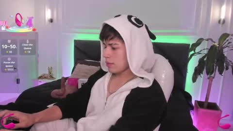 JORDAN online show from October 31, 9:05 pm